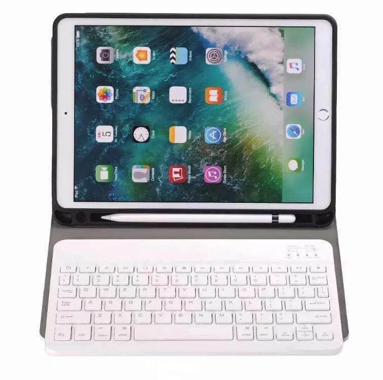iPad 9.7 5/6 Leather Look Split Bluetooth Keyboard Case with Pen Slot