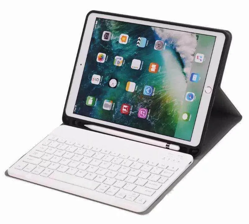 iPad 9.7 5/6 Leather Look Split Bluetooth Keyboard Case with Pen Slot