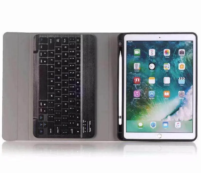 iPad 9.7 5/6 Leather Look Split Bluetooth Keyboard Case with Pen Slot