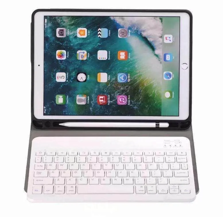 iPad 9.7 5/6 Leather Look Split Bluetooth Keyboard Case with Pen Slot