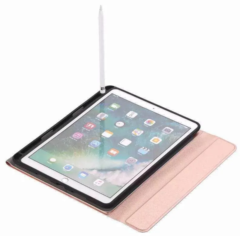 iPad 9.7 5/6 Leather Look Split Bluetooth Keyboard Case with Pen Slot