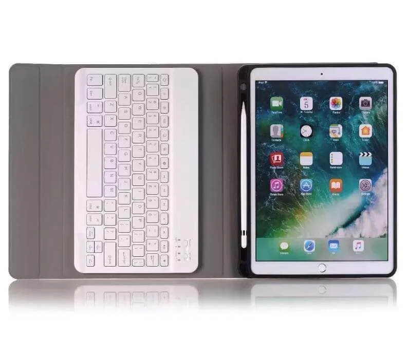 iPad 9.7 5/6 Leather Look Split Bluetooth Keyboard Case with Pen Slot